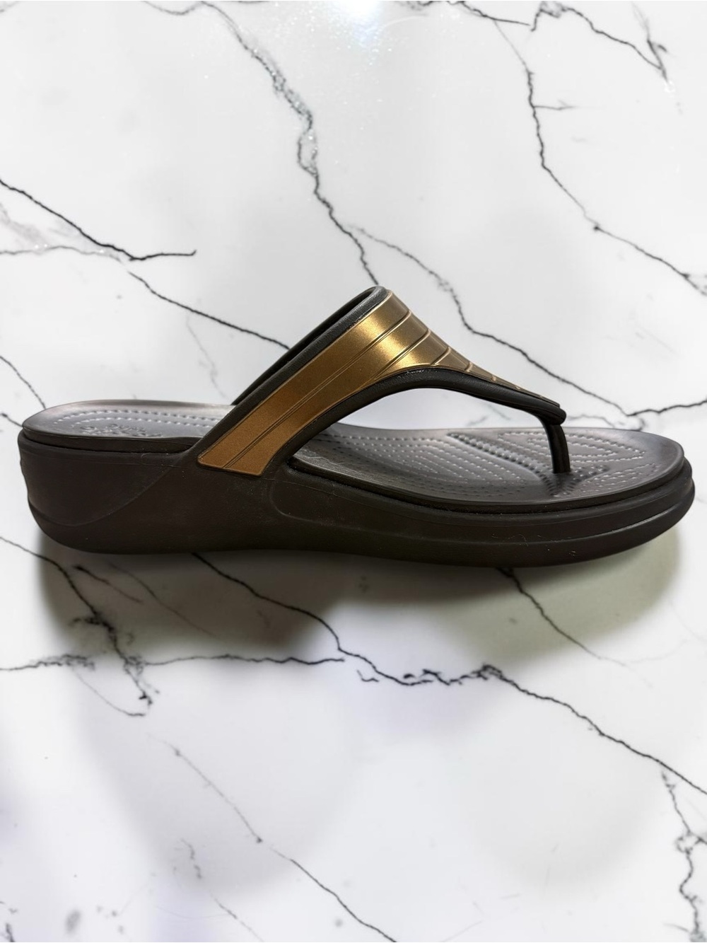 Crocs Monterey Metallic Strap Wedge Flip - Picture 9 of 9
